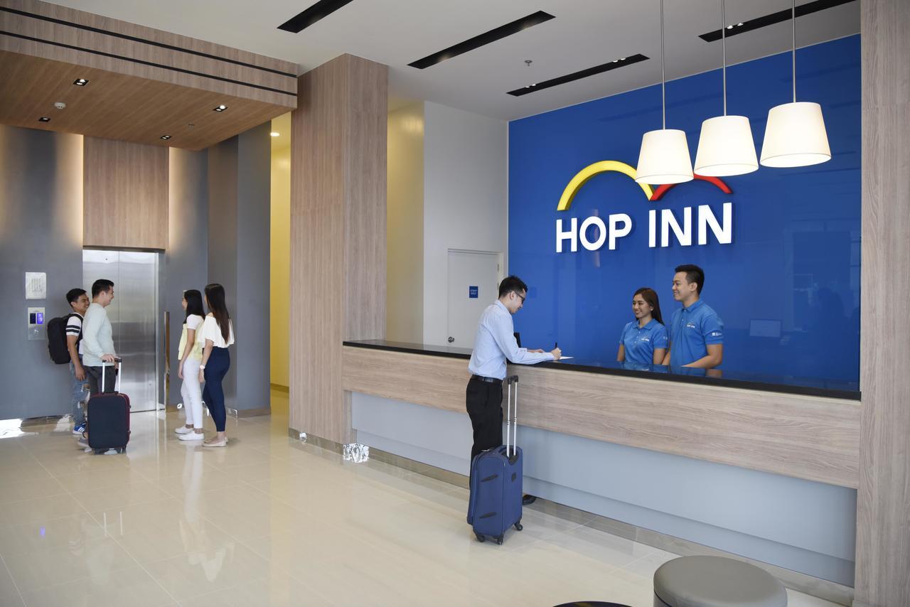 Hop Inn Hotel Aseana City Manille Extérieur photo